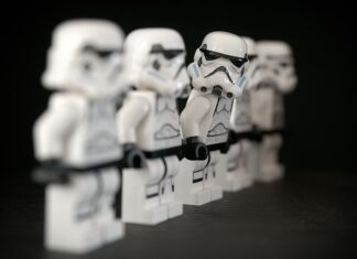 Jak rozpoznać policjanta w cywilu? Jak rozpoznać policjanta w cywilu?