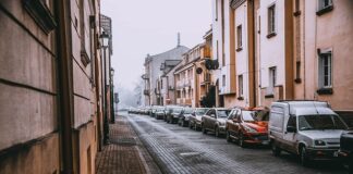 Jak się nazywają auta z bajki?